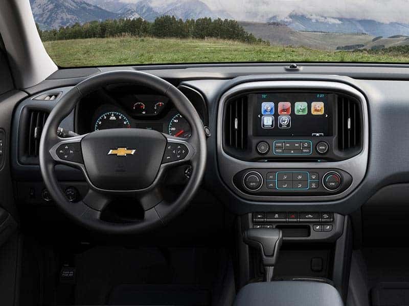 2022 Chevrolet Colorado interior features and equipment