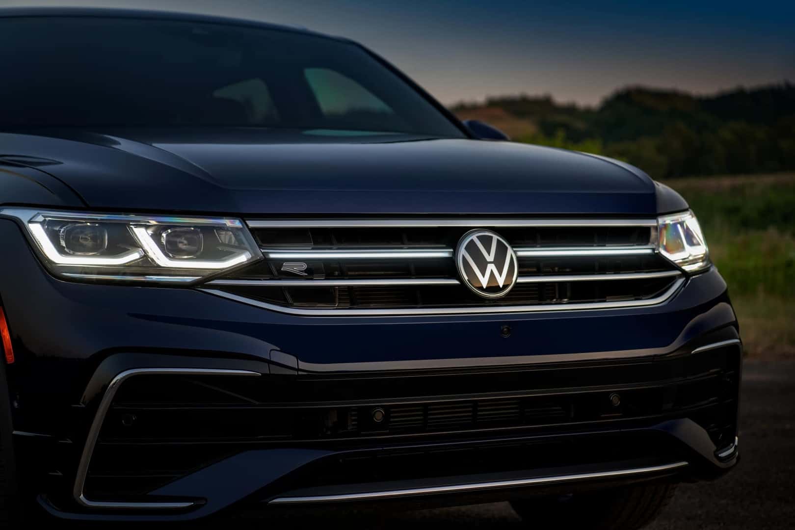 2024 Volkswagen Tiguan front grill up close