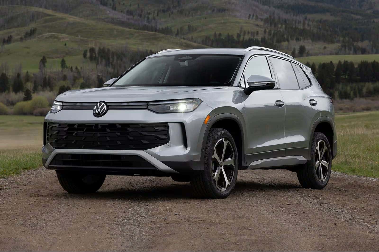 2025 Silver Volkswagen Tiguan