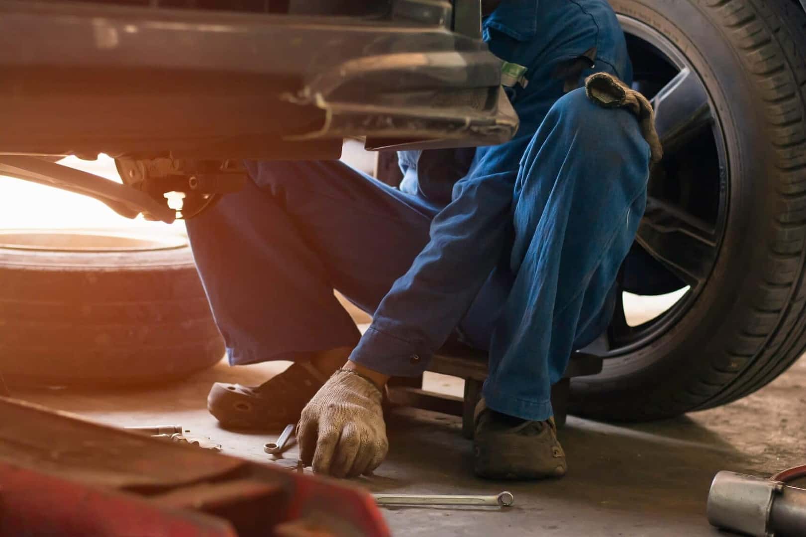 Kia Tech Fixing Brakes in Port Charlotte Florida
