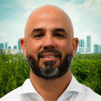 Roman  Hernandez