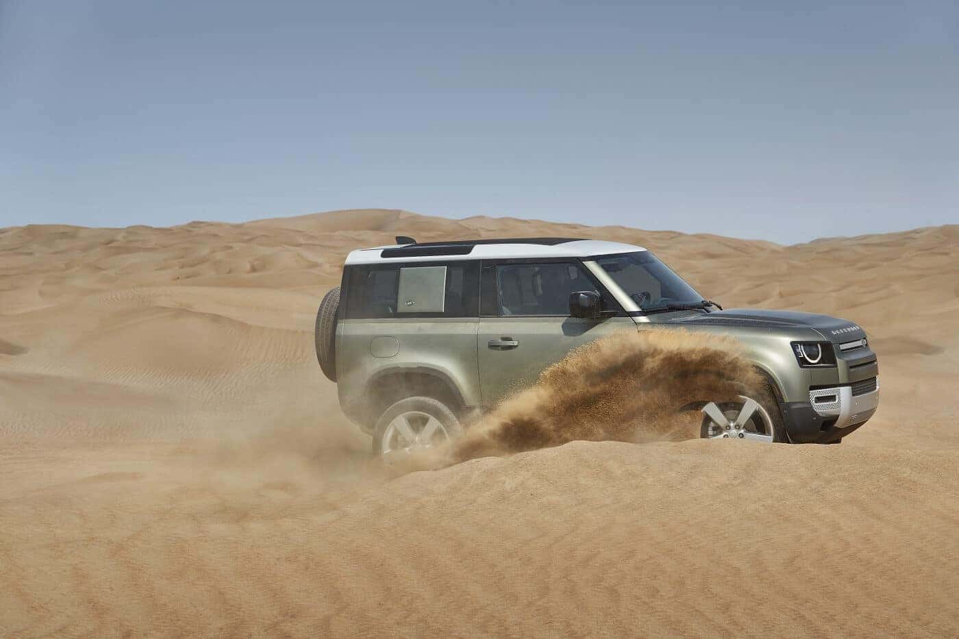 Land Rover Defender 