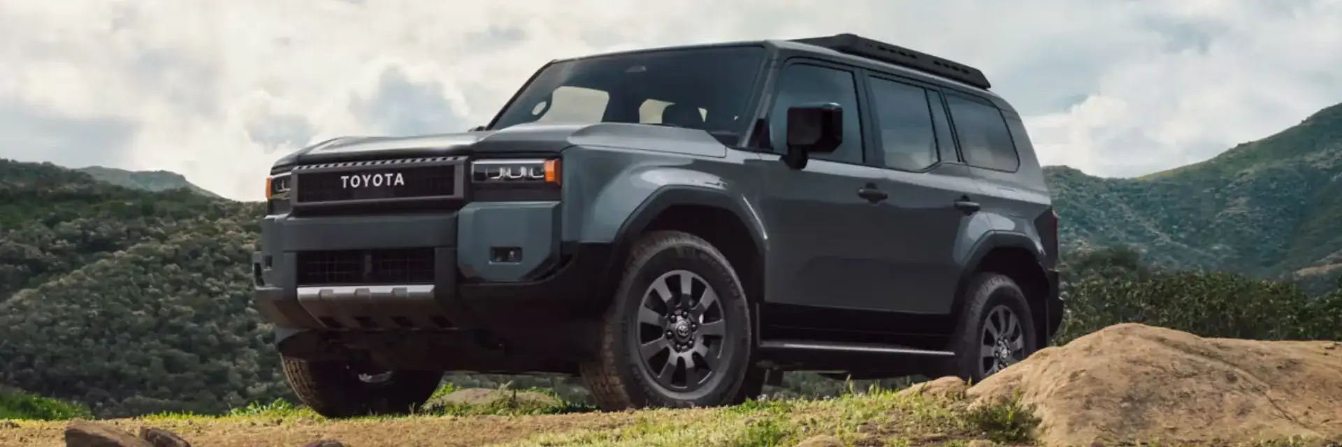 Toyota Land Cruiser Premium Off-Road SUV