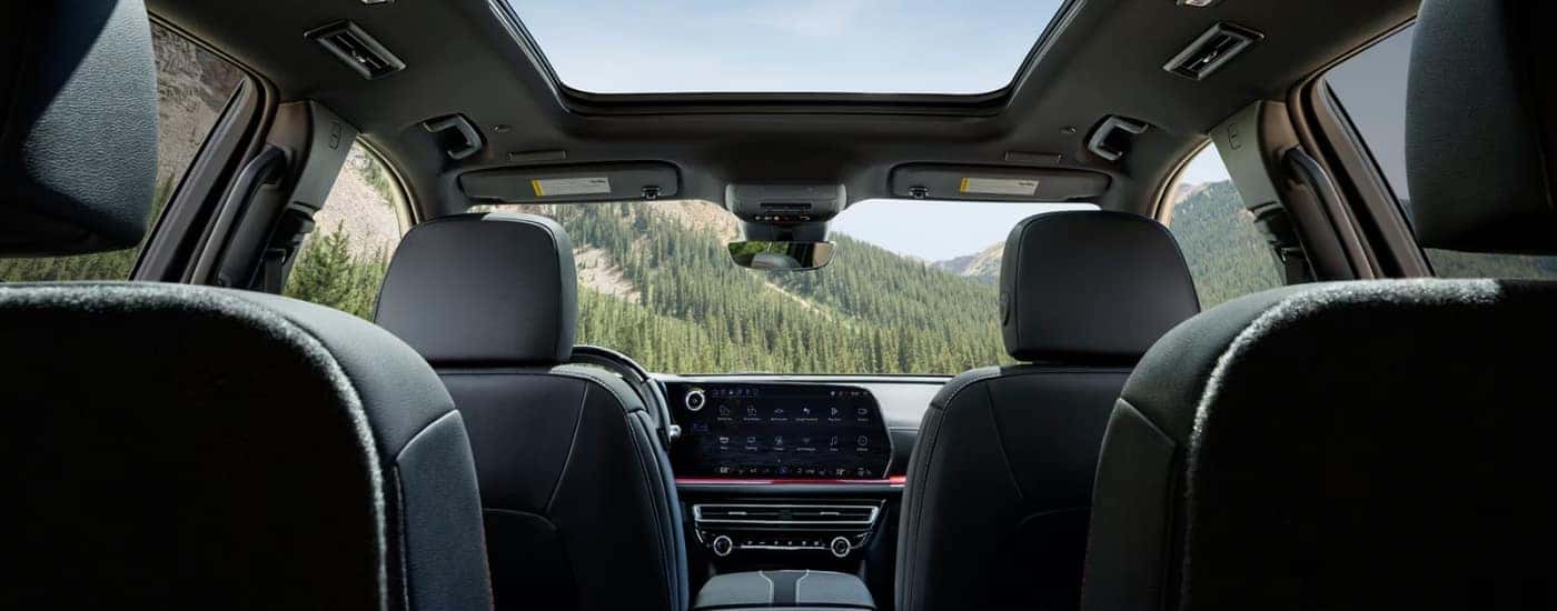The interior and moonroof on a 2026 Chevy Traverse Z71.