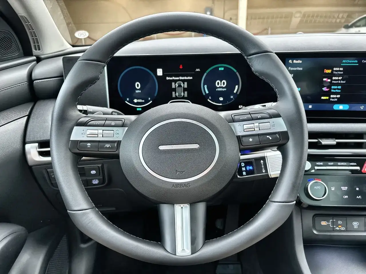 2025 Hyundai TUCSON Hybrid dash