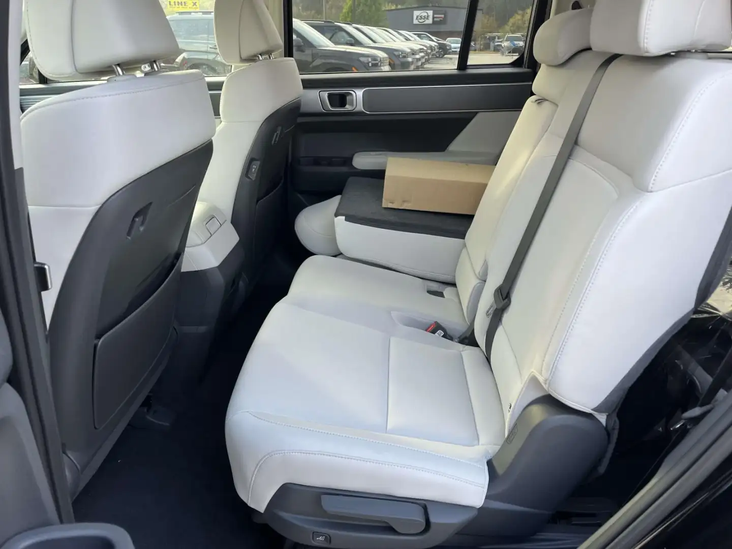2026 Hyundai SANTA FE Hybrid Interior
