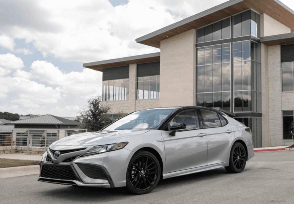 2022 Toyota Camry Hybrid for Sale in Rogers, Arkansas | Landers Toyota NWA