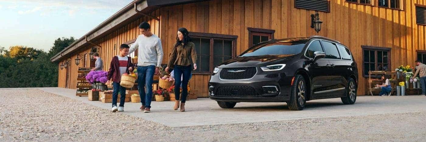 2023 Chrysler Pacifica PHEV in Kansas City, Kansas