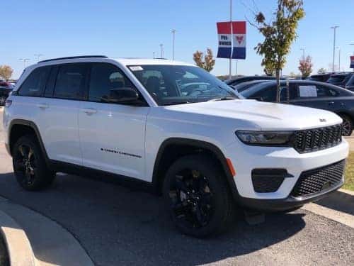 2025 Jeep Grand Cherokee exterior view