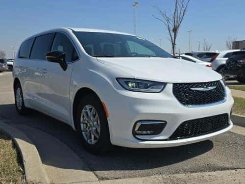 2025 Chrysler Pacifica exterior view