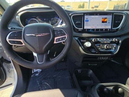 2025 Chrysler Pacifica dash