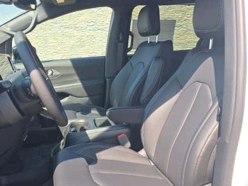 2025 Chrysler Pacifica front seats