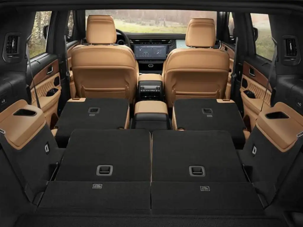 2026 Jeep Grand Cherokee Interior