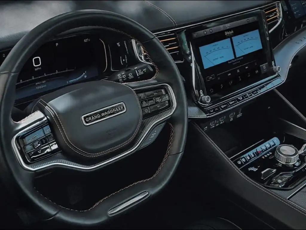 Steering wheel / Infotainment